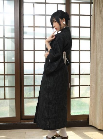 年轻的妈妈播放